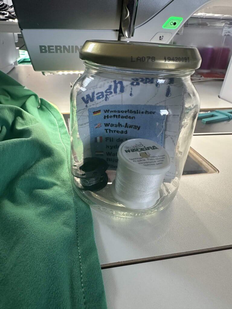 Wasserlösliches Heftgarn zum Nähen von Badelycra